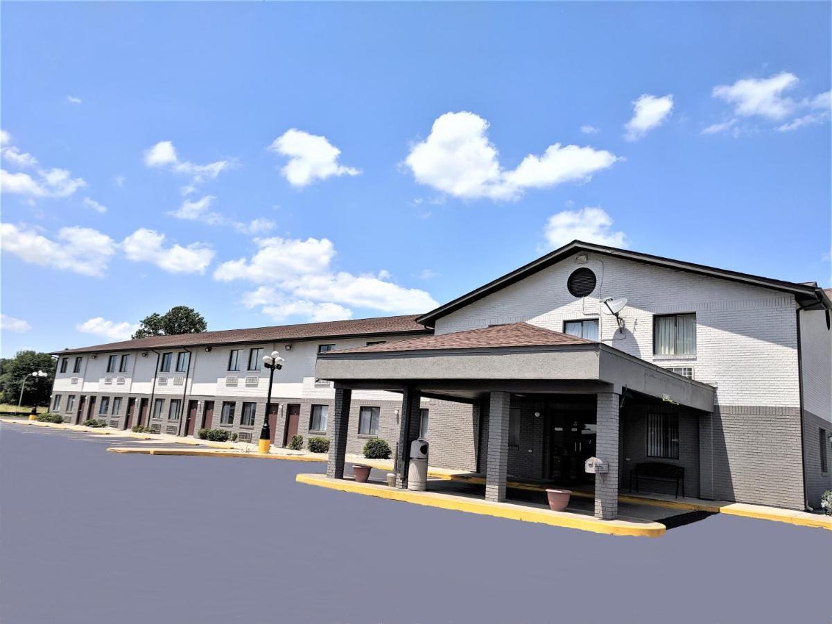 Americas Best Value Inn West Frankfort Exterior photo