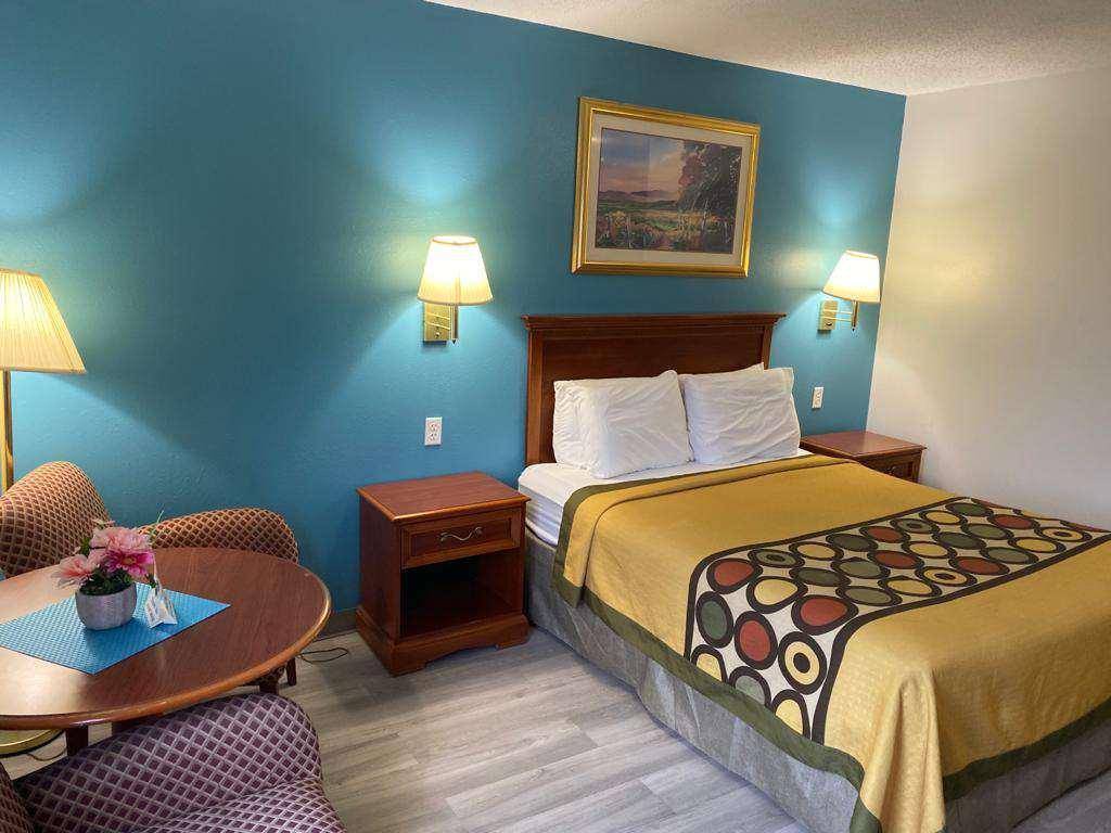 Americas Best Value Inn West Frankfort Room photo