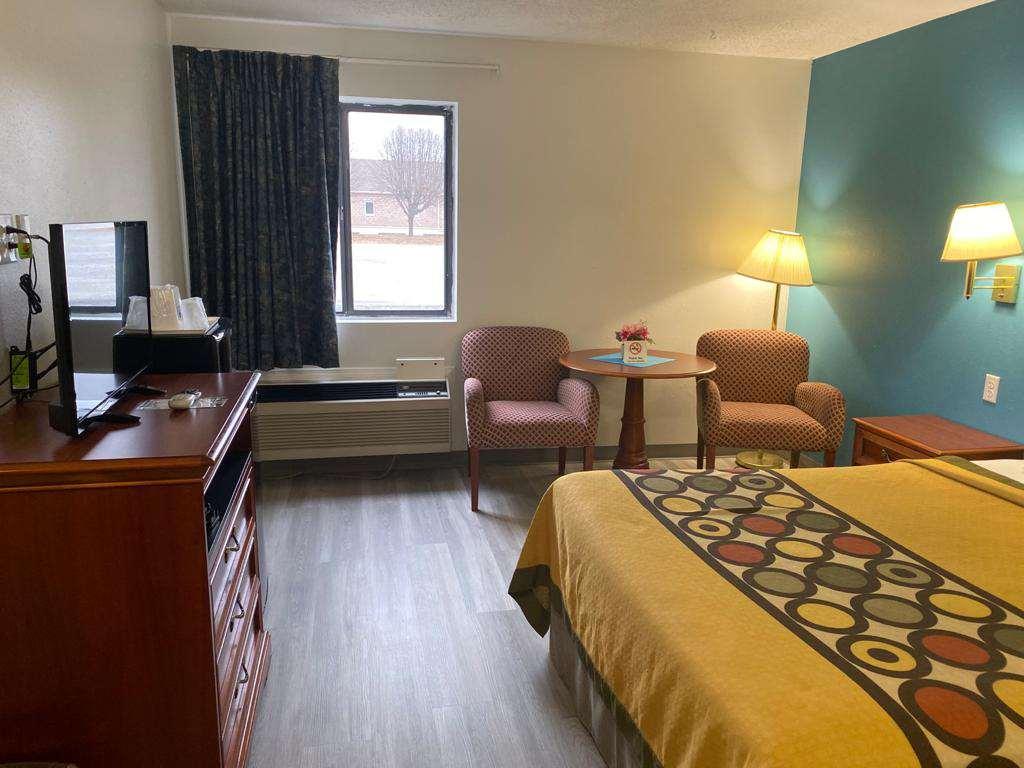 Americas Best Value Inn West Frankfort Room photo