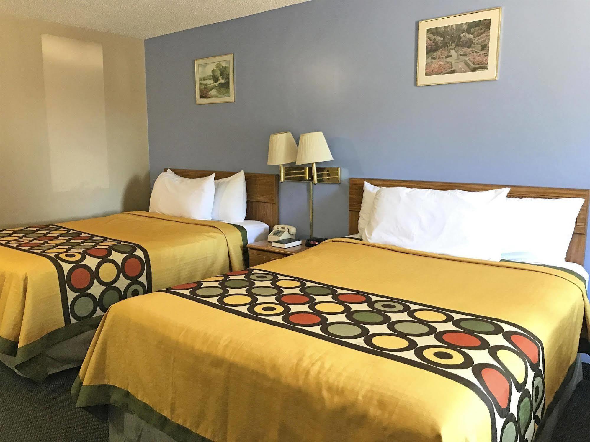 Americas Best Value Inn West Frankfort Exterior photo