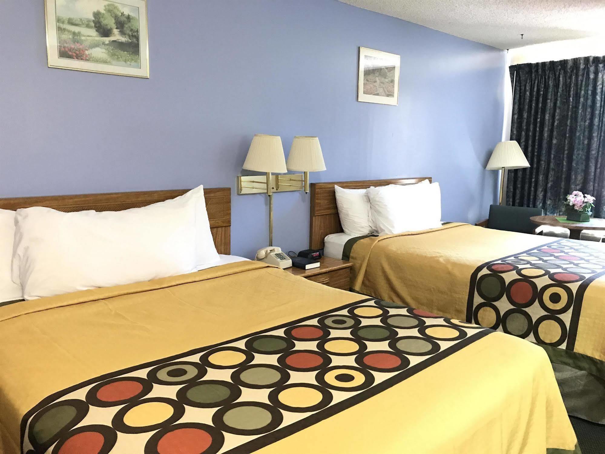 Americas Best Value Inn West Frankfort Exterior photo